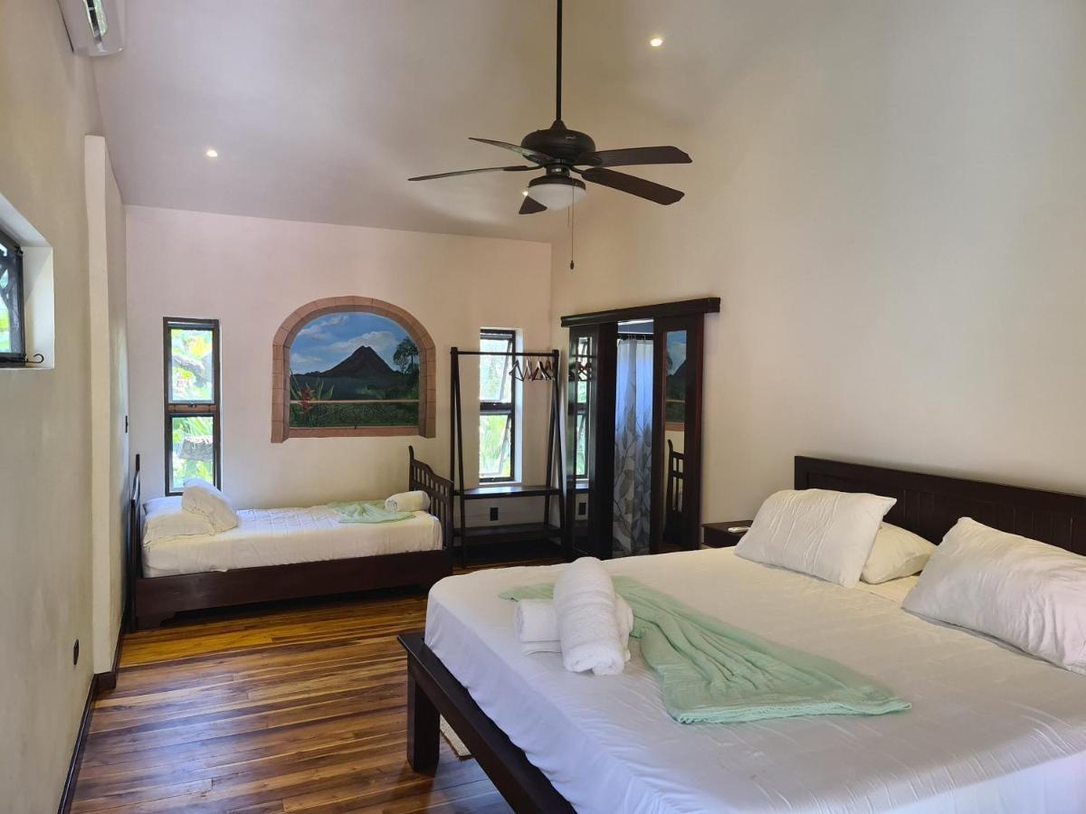 Hona Beach Hotel Dominical Buitenkant foto