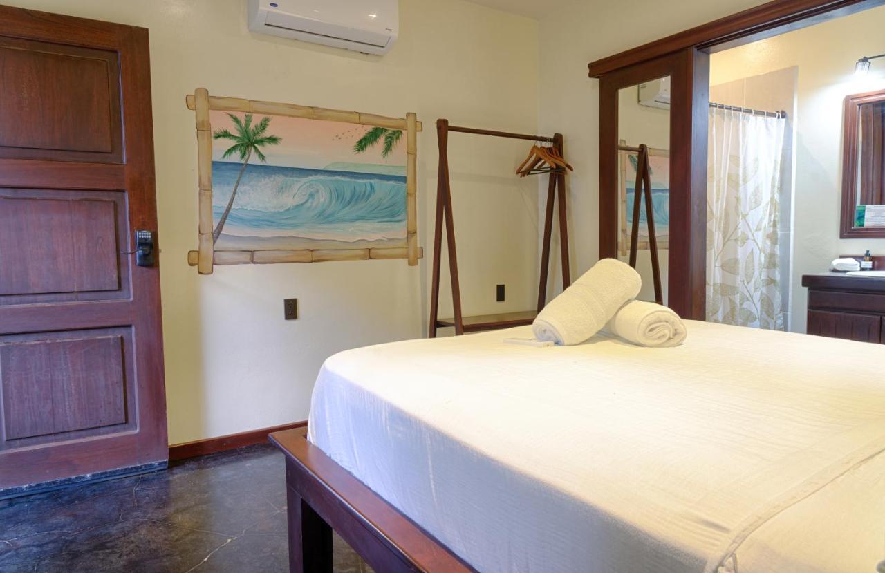 Hona Beach Hotel Dominical Buitenkant foto
