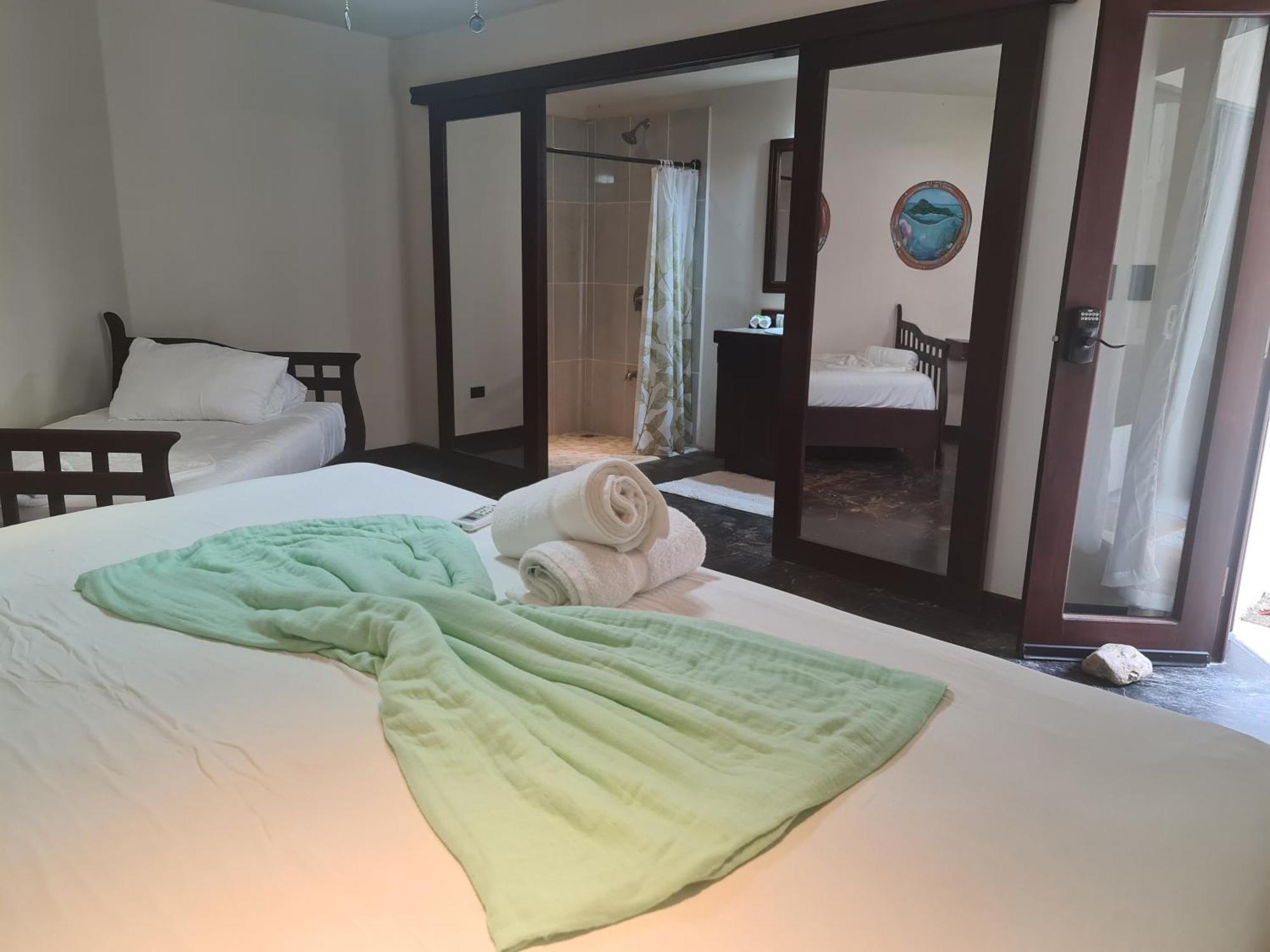 Hona Beach Hotel Dominical Kamer foto